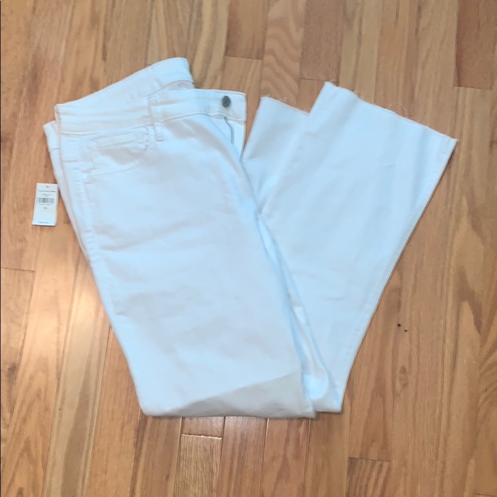 GAP Crop Kick Jeans - Picture 2 of 8